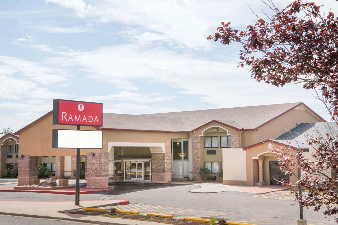 Ramada By Wyndham Albuquerque East Exterior foto